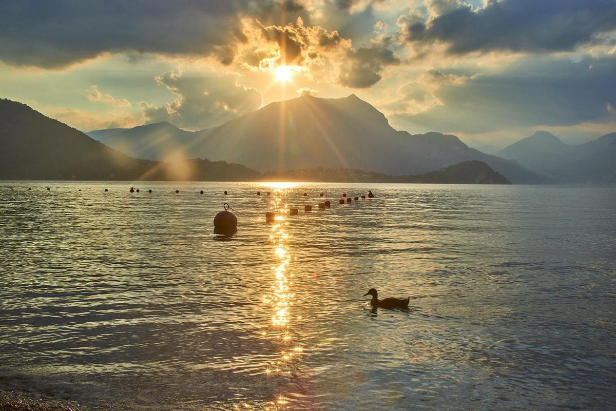 Window On The Lake Varenna Bagian luar foto